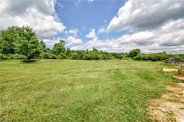15310 Hart Road, Montville, OH 44064