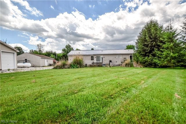 15310 Hart Road, Montville, OH 44064