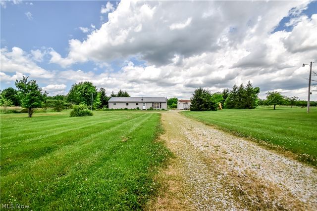 15310 Hart Road, Montville, OH 44064