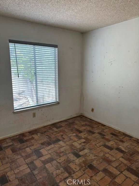 3166 Kilkenny Drive, Riverside, CA 92503 — photo 2