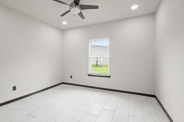 131 S Tyler Road, Goodrich, TX 77335