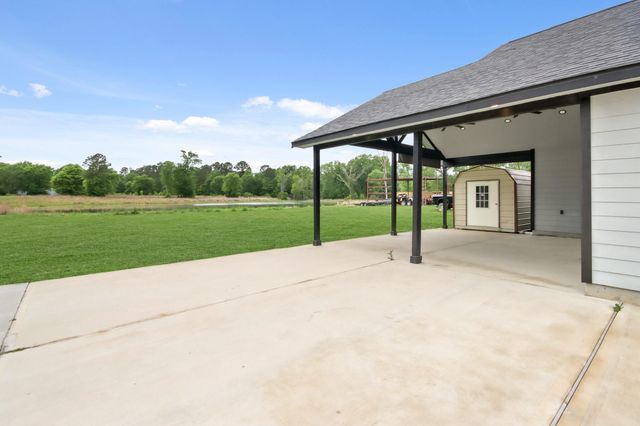 131 S Tyler Road, Goodrich, TX 77335