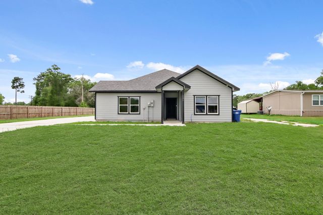 131 S Tyler Road, Goodrich, TX 77335