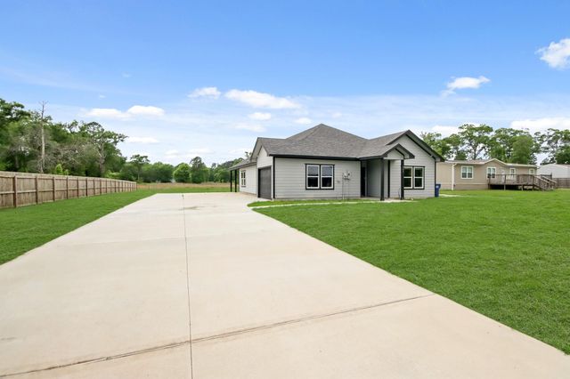 131 S Tyler Road, Goodrich, TX 77335