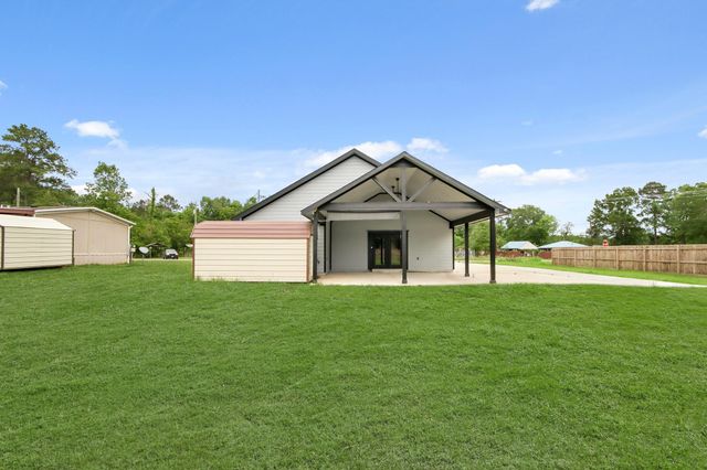 131 S Tyler Road, Goodrich, TX 77335