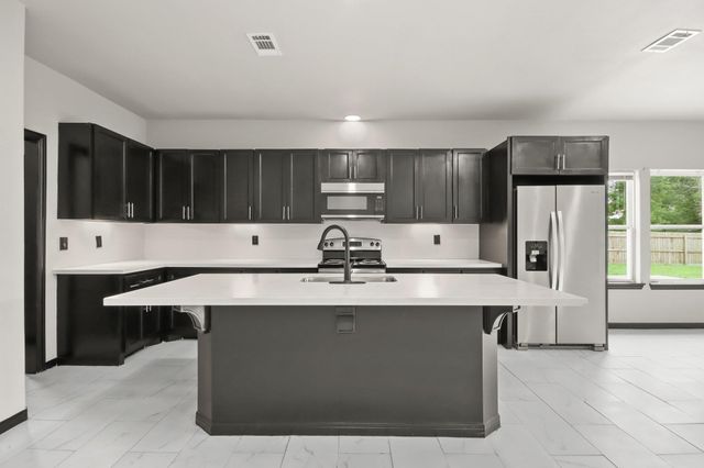 131 S Tyler Road, Goodrich, TX 77335