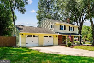2305 LONDONDERRY RD, Alexandria, VA 22308