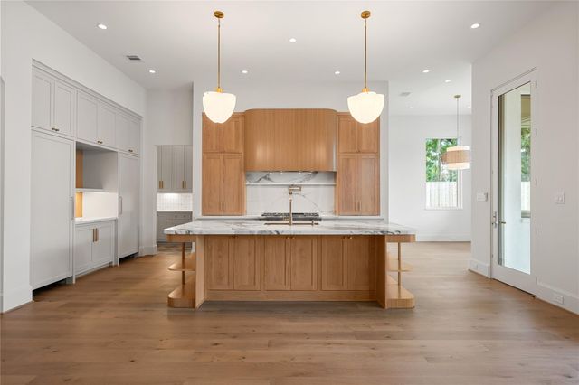 891 W 41st Street, Houston, TX 77018