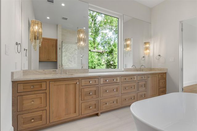 891 W 41st Street, Houston, TX 77018