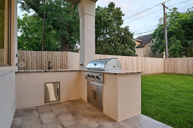 891 W 41st Street, Houston, TX 77018