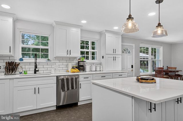 74 BARBERRY LN, Churchville, PA 18966