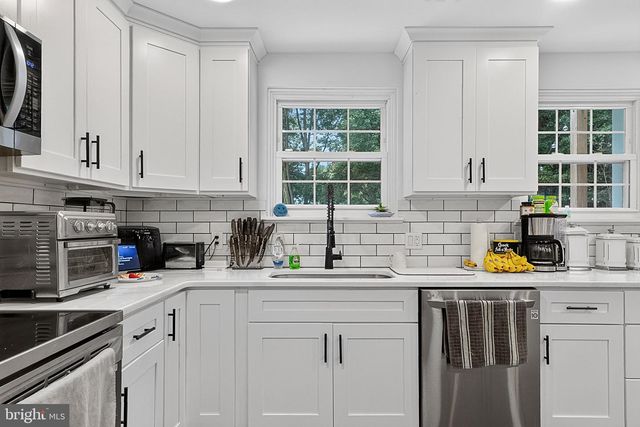 74 BARBERRY LN, Churchville, PA 18966