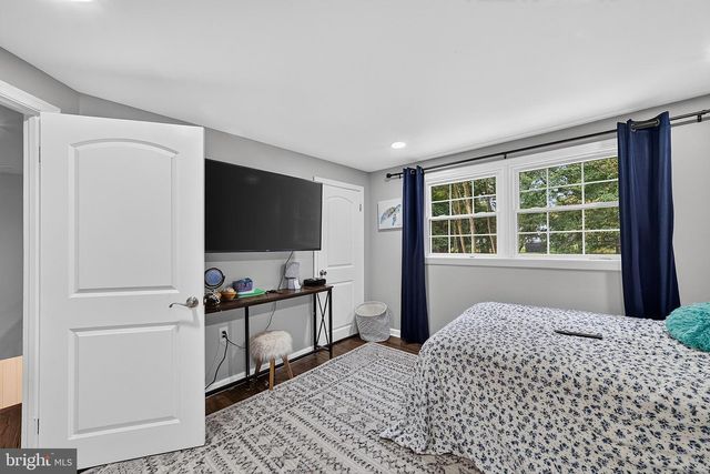 74 BARBERRY LN, Churchville, PA 18966