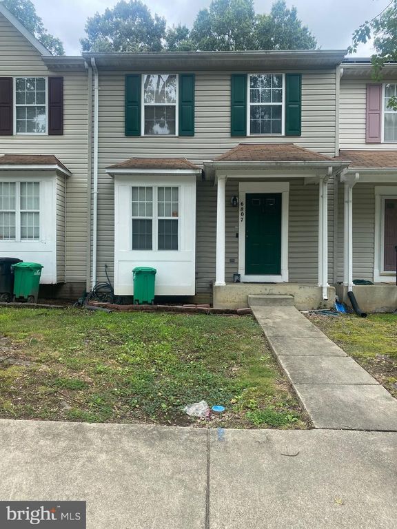 6807 HOLLY BERRY CT, District Heights, MD 20747