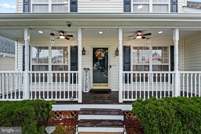 12 LAKESIDE DR, Stafford, VA 22554