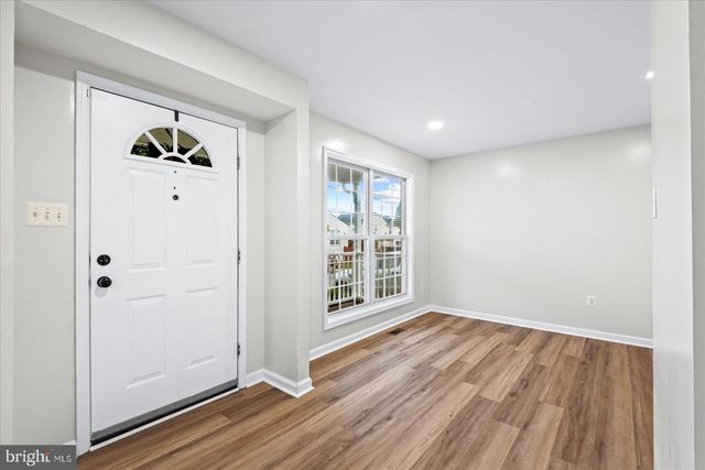 12 LAKESIDE DR, Stafford, VA 22554