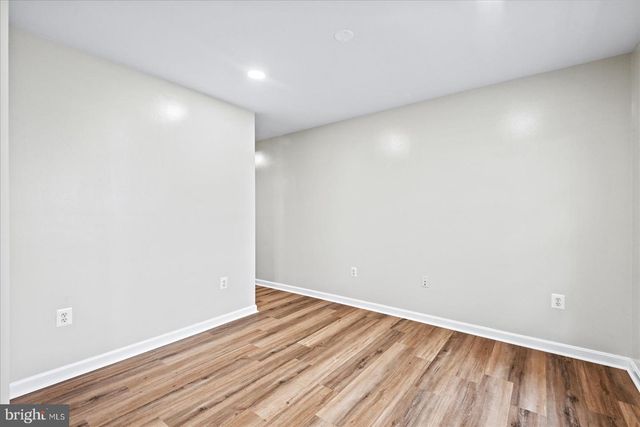 12 LAKESIDE DR, Stafford, VA 22554
