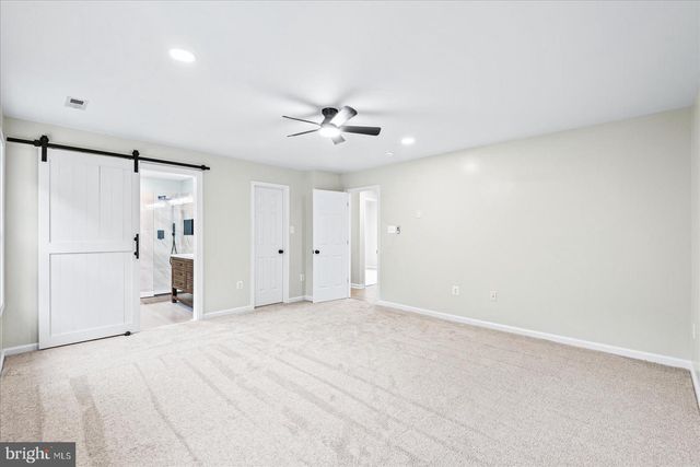 12 LAKESIDE DR, Stafford, VA 22554