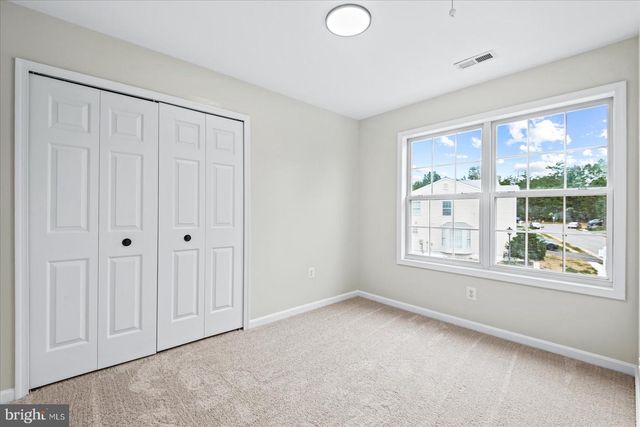 12 LAKESIDE DR, Stafford, VA 22554