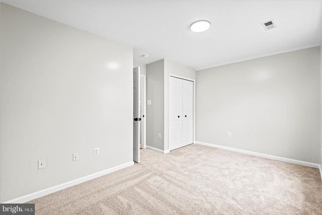 12 LAKESIDE DR, Stafford, VA 22554