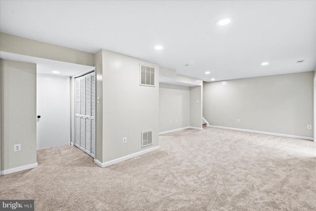 12 LAKESIDE DR, Stafford, VA 22554