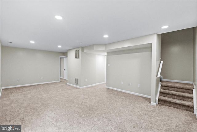 12 LAKESIDE DR, Stafford, VA 22554