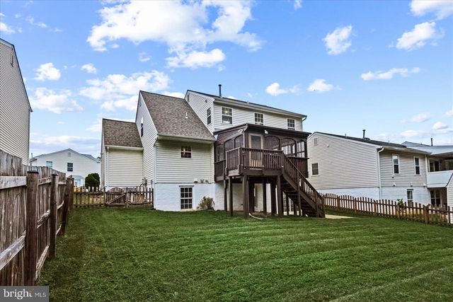 12 LAKESIDE DR, Stafford, VA 22554