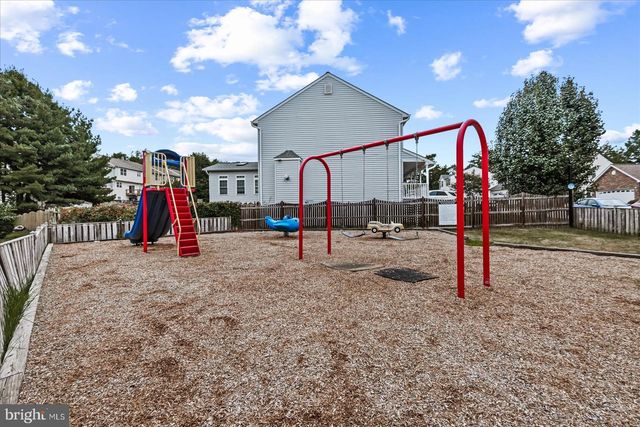 12 LAKESIDE DR, Stafford, VA 22554