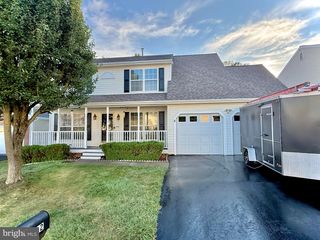 12 LAKESIDE DR, Stafford, VA 22554
