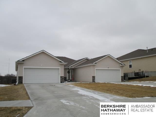 1058 N 170 Avenue, Omaha, NE 68118