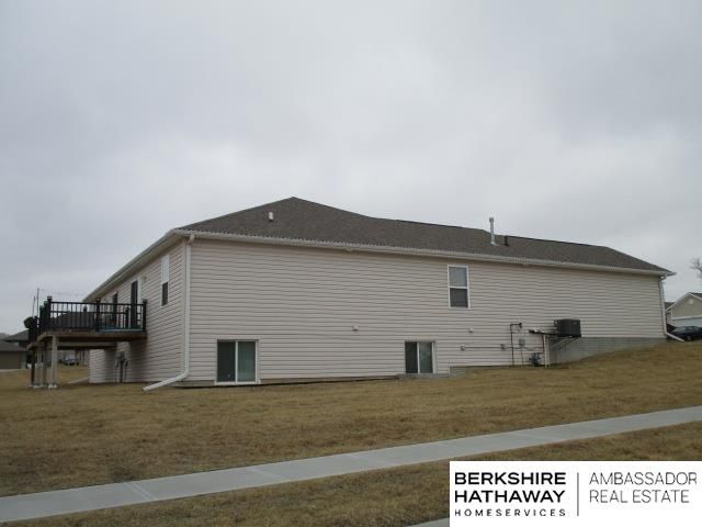 1058 N 170 Avenue, Omaha, NE 68118