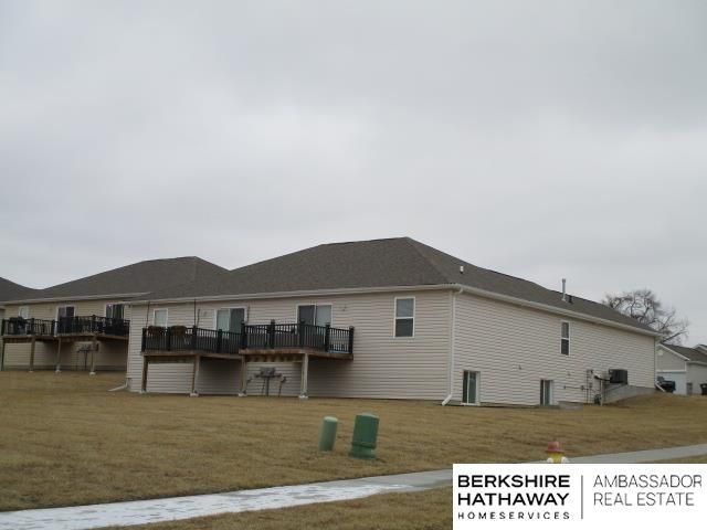 1058 N 170 Avenue, Omaha, NE 68118