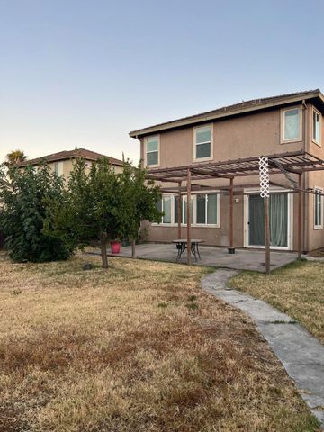 7021 Walter Avenue, Sacramento, CA 95828