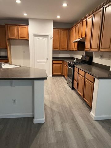 7021 Walter Avenue, Sacramento, CA 95828