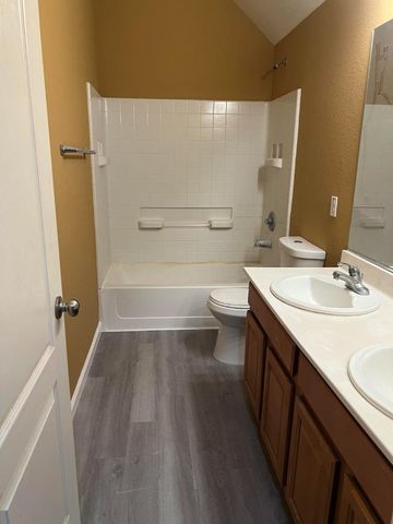 7021 Walter Avenue, Sacramento, CA 95828