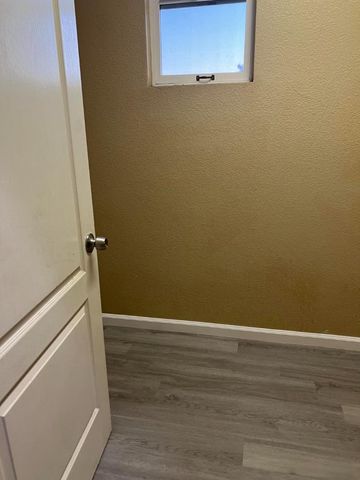 7021 Walter Avenue, Sacramento, CA 95828