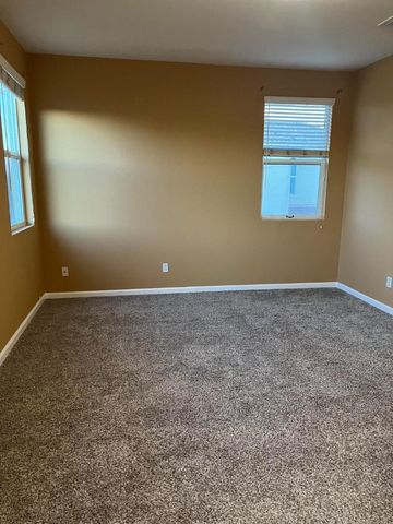 7021 Walter Avenue, Sacramento, CA 95828