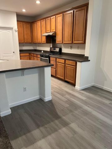 7021 Walter Avenue, Sacramento, CA 95828