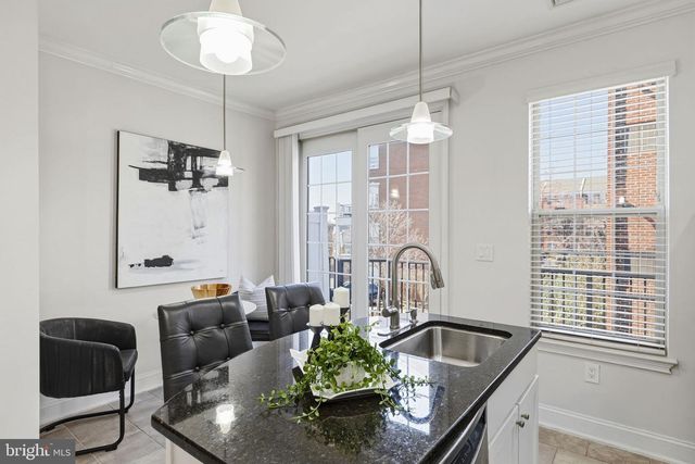 203 SURGEON GENERALS CT, Philadelphia, PA 19146