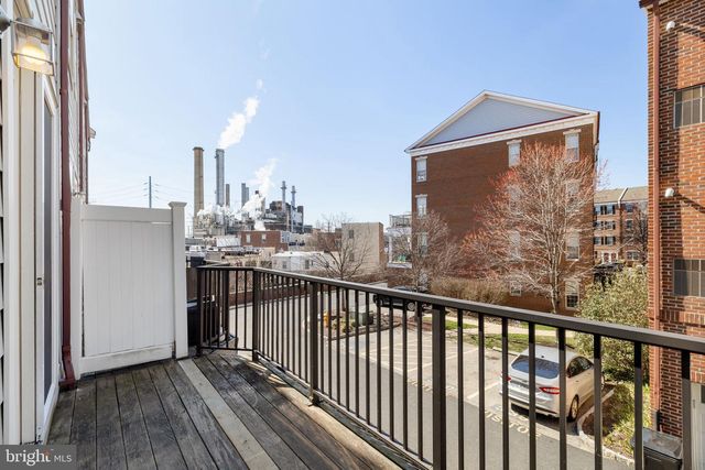 203 SURGEON GENERALS CT, Philadelphia, PA 19146