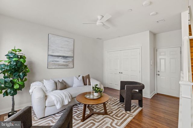 203 SURGEON GENERALS CT, Philadelphia, PA 19146