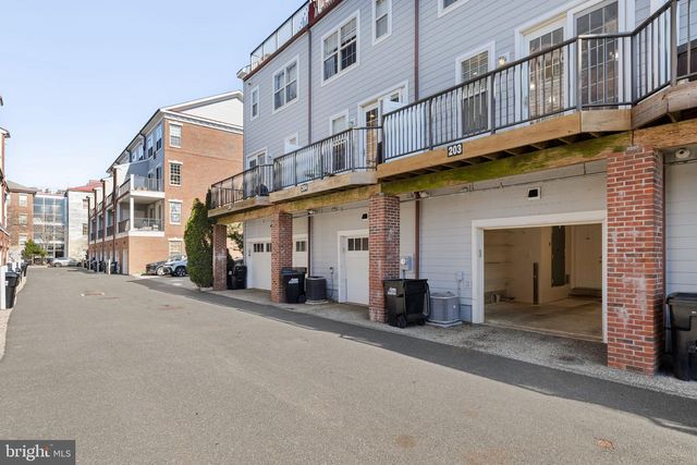 203 SURGEON GENERALS CT, Philadelphia, PA 19146