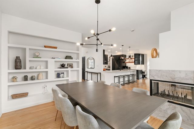 5830 Coachlight Court, West Des Moines, IA 50266