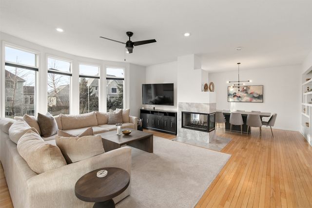 5830 Coachlight Court, West Des Moines, IA 50266