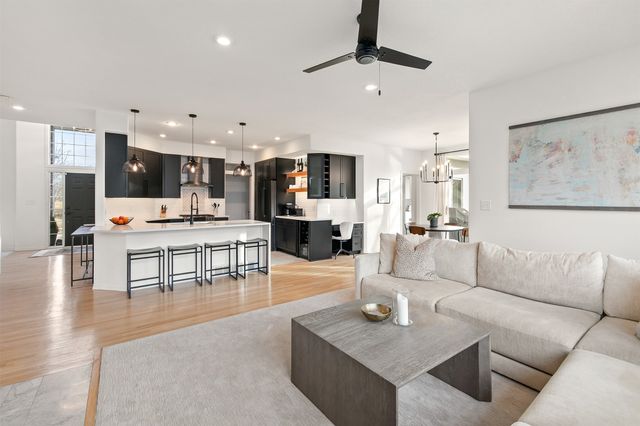 5830 Coachlight Court, West Des Moines, IA 50266