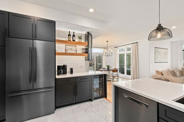 5830 Coachlight Court, West Des Moines, IA 50266