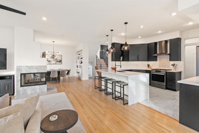 5830 Coachlight Court, West Des Moines, IA 50266