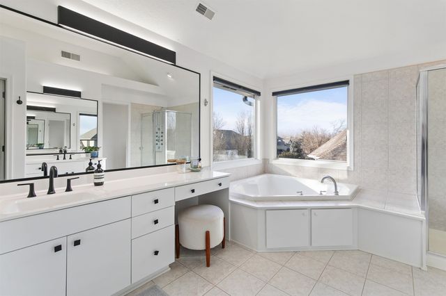 5830 Coachlight Court, West Des Moines, IA 50266