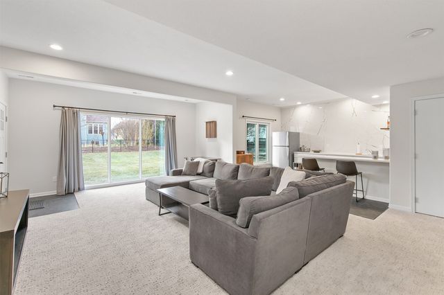 5830 Coachlight Court, West Des Moines, IA 50266