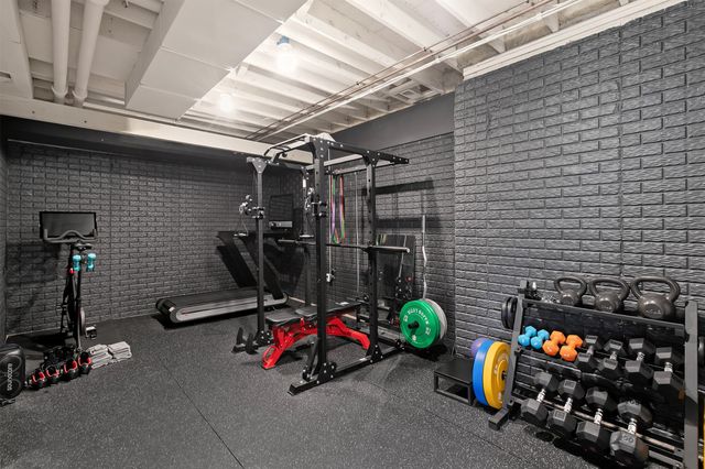 5830 Coachlight Court, West Des Moines, IA 50266